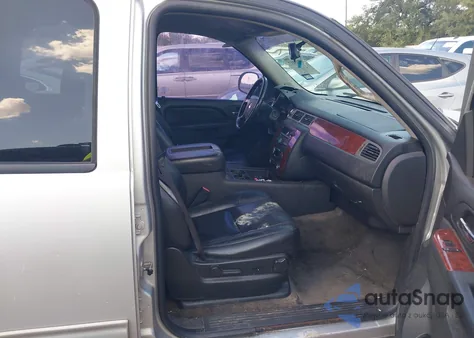 2010 Chevrolet Tahoe Lt z USA, uszkodzony, nr VIN 1GNMCBE37AR172733